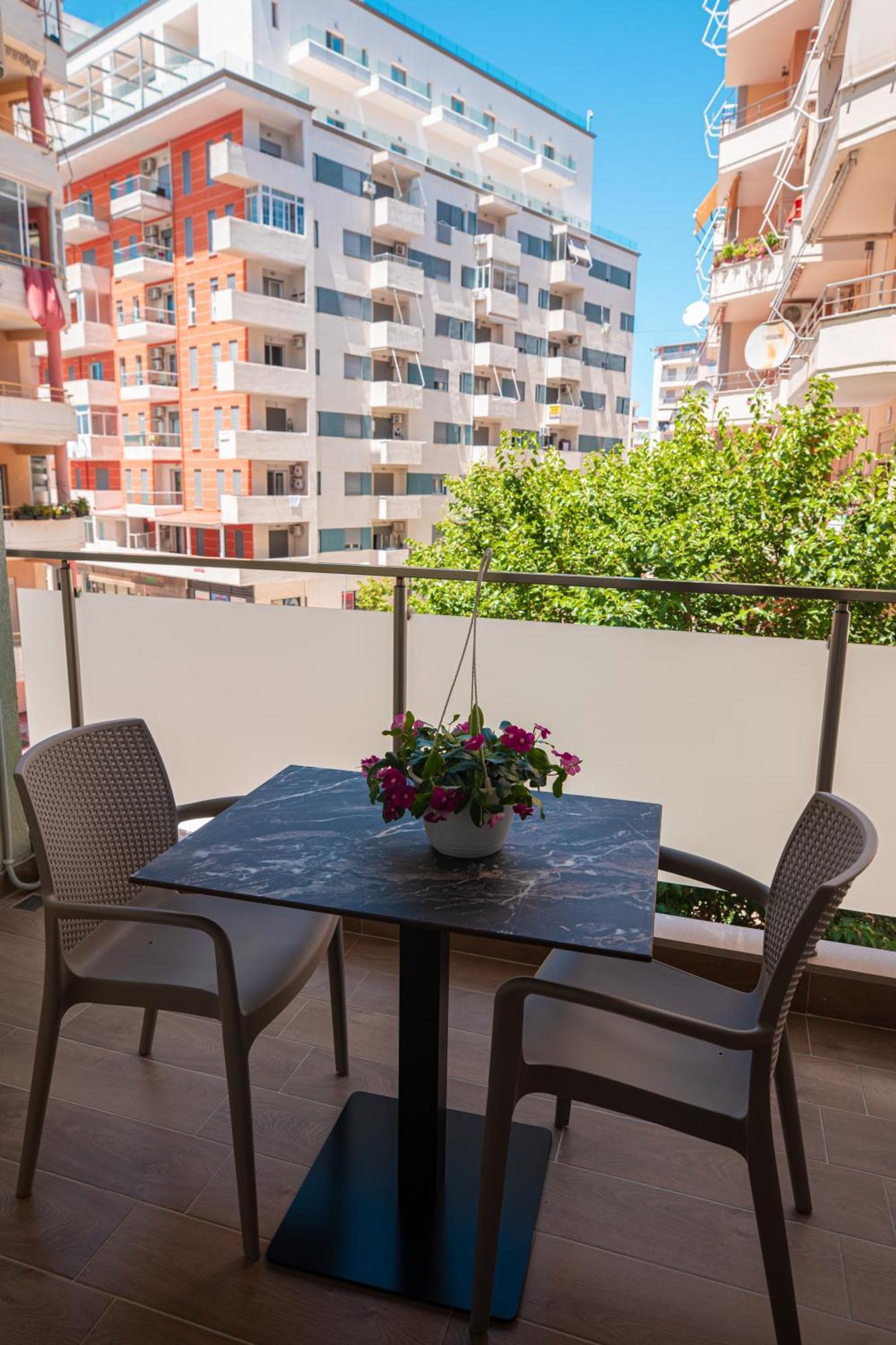 Vlore Luxury Apartaments "Fael" ภายนอก รูปภาพ