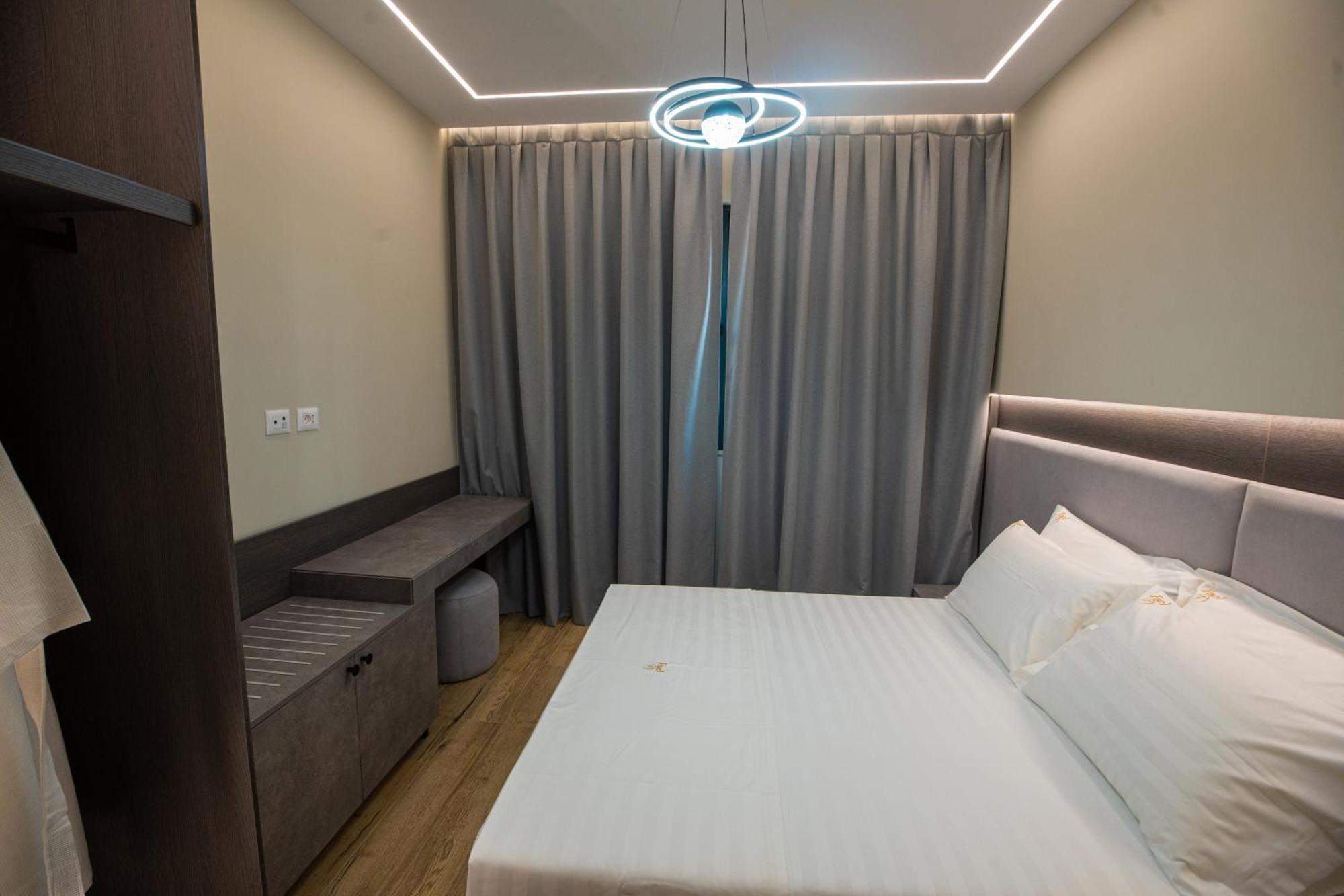 Vlore Luxury Apartaments "Fael" ภายนอก รูปภาพ